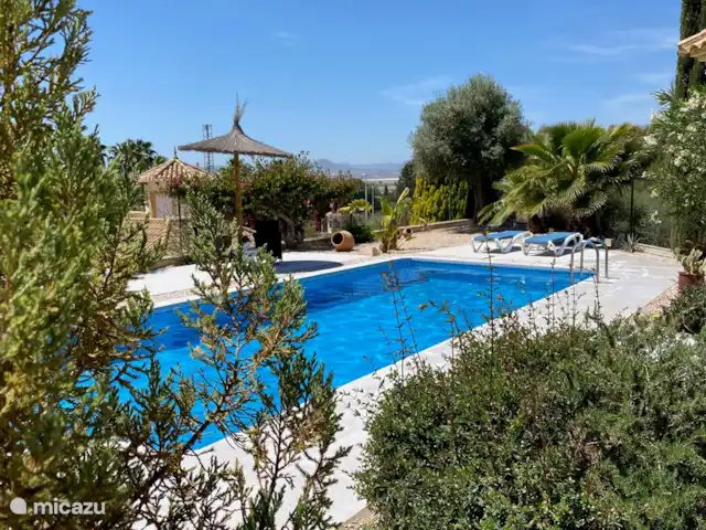 Casa Mirador - Hermosas vistas en España, Costa Cálida, Mazarrón - villa Bienvenidos a la Casa Mirador de Villamazarrón.
Espacio más que suficiente dentro y alrededor de la casa con piscina privada para conciliar el sueño. Todo lujo y privacidad en y alrededor de Casa Mirador; nada te faltará.