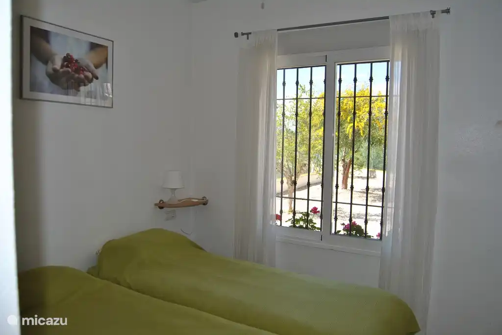 La deuxième chambre de Casa Mirador. Equipé de belles vues.
Dans la maison, le linge de lit double est disponible pour tous les lits.