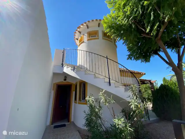 Casa Mirador - Hermosas vistas en España, Costa Cálida, Mazarrón - villa Entrada principal Casa Mirador con dormitorio torre romántica y fantásticas vistas.