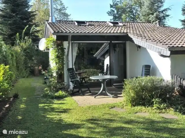 Maison de vacances idyllique dans l'Eifel | Allemagne, Eifel, Lissendorf - bungalow jardin privé avec beaucoup de soleil et d'ombre