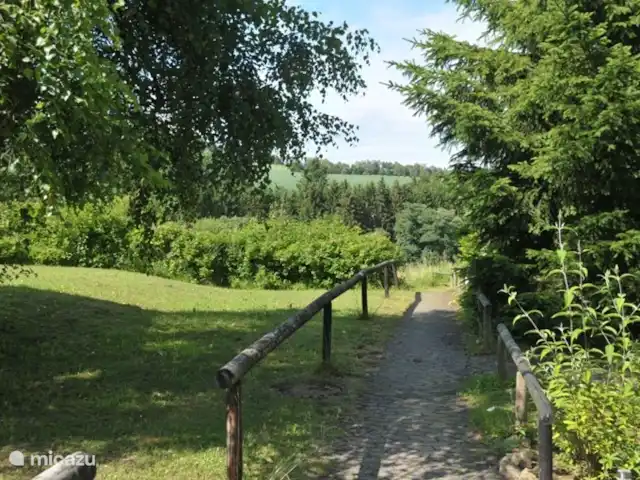 Maison de vacances idyllique dans l'Eifel | Allemagne, Eifel, Lissendorf - bungalow chemin d'accès à la maison