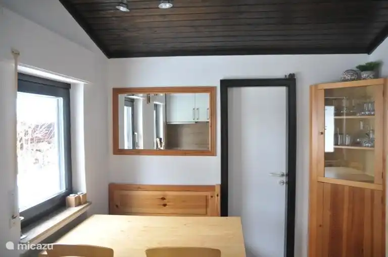 mit Essbereich und Hauswirtschaftsraum.