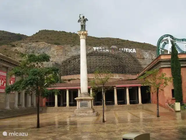 Pretpark Terra Mitica.
Informeer bij ons naar de mogelijkheden.