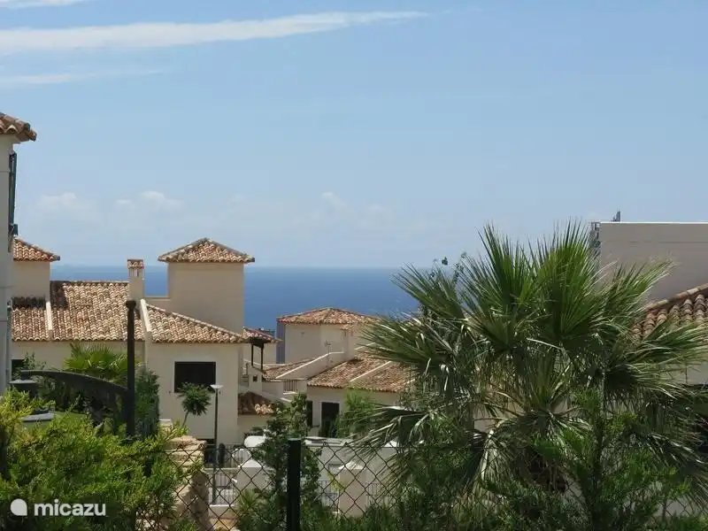 Zeezicht vanaf terras.