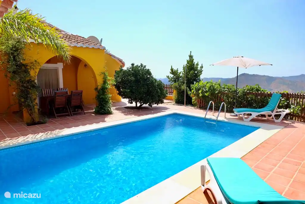 Alle ruimte om te rusten… Met zicht op de Middelandse zee in de verte.