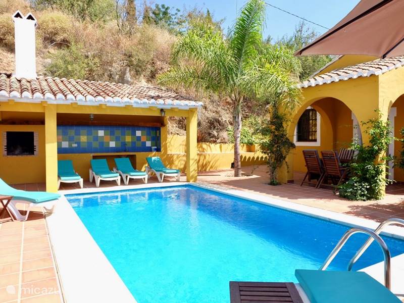 Vakantiehuis Spanje, Costa del Sol, Comares Villa Villa Amarilla Andalusie met Zwembad