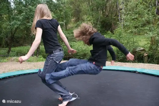 Lekker dollen op de trampoline!