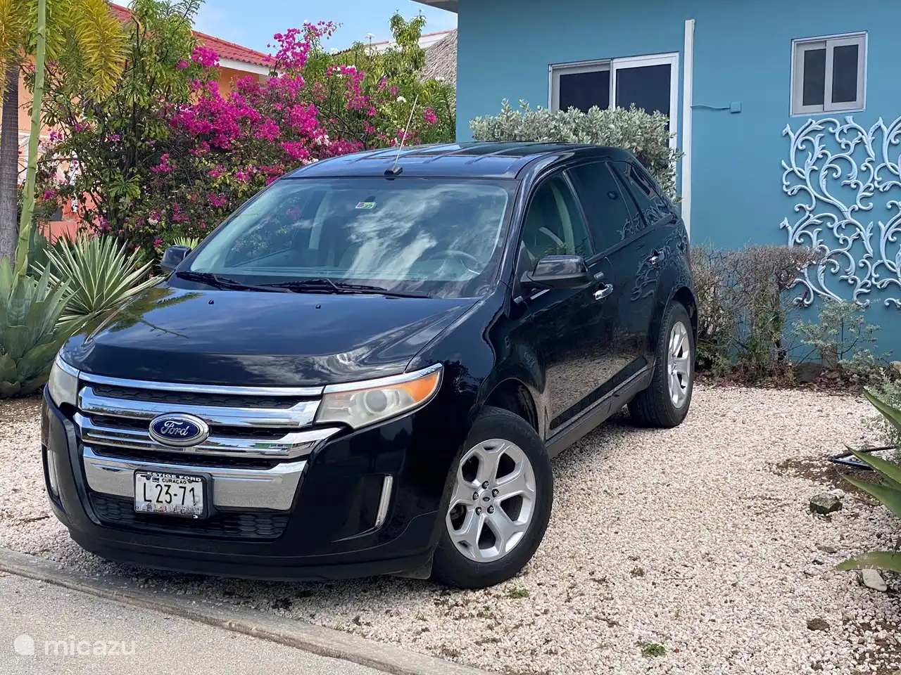 Ford Edge, wunderbares, luxuriöses, geräumiges Auto, das wir auch vermieten. Es ist eine Automatik. Sie werden vom Flughafen abgeholt und am Ende des Urlaubs wieder abgeholt.