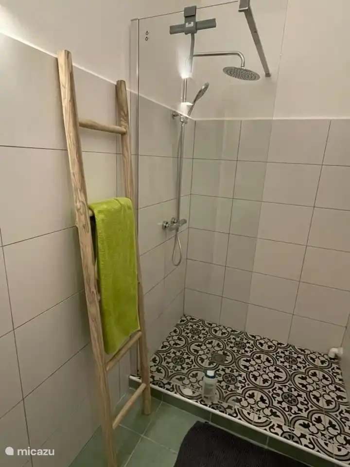 Handtücher während des Aufenthalts inbegriffen.