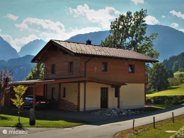 Holiday home in Austria – villa Chalet Giusto on the slopes 6 pers.