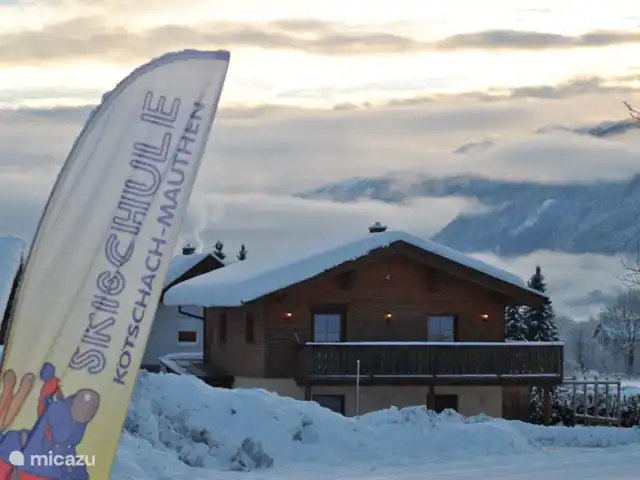 Chalet Giusto aan de Piste 6 pers. huren in Oostenrijk, Karinthië, Kötschach-Mauthen - villa Zicht vanaf de skischool