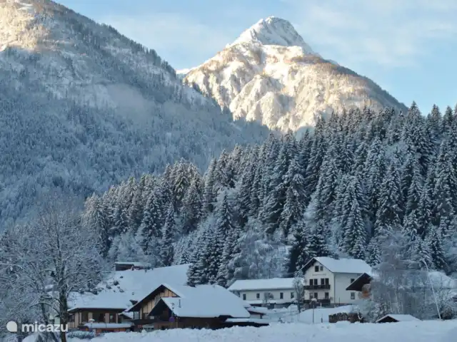 Chalet Giusto aan de Piste 6 pers. huren in Oostenrijk, Karinthië, Kötschach-Mauthen - villa Uitzicht vanaf Chalet Giusto in de winter
