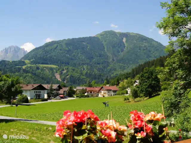 Chalet Giusto aan de Piste 6 pers. huren in Oostenrijk, Karinthië, Kötschach-Mauthen - villa Uitzicht vanaf het balkon naar het zuiden. Italië op 8 km afstand.