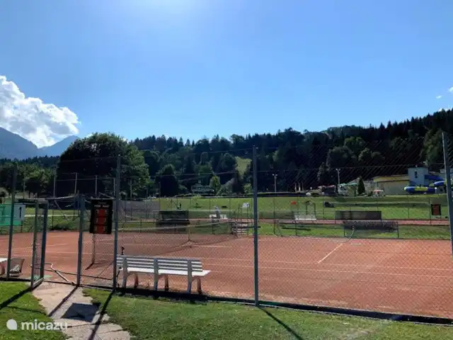 Chalet Giusto aan de Piste 6 pers. huren in Oostenrijk, Karinthië, Kötschach-Mauthen - villa Tennisbanen afstand chalet Giusto 250 mtr