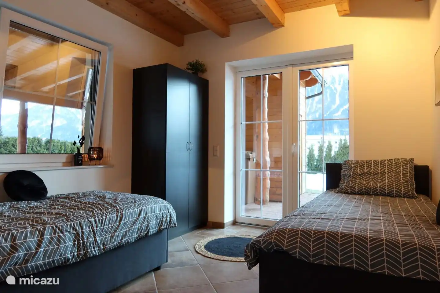 Bedroom 1 with (2x) a single bed