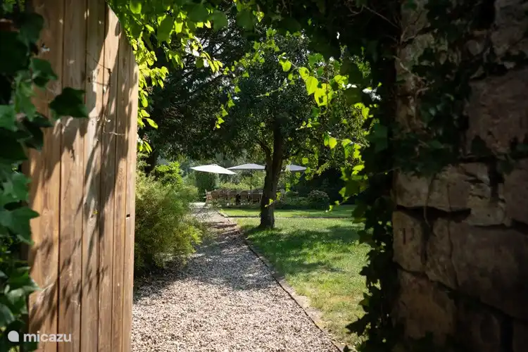 Puerta del jard&#237;n