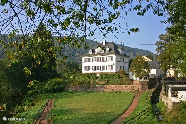 La hermosa ubicaci&#243;n de la rector&#237;a.