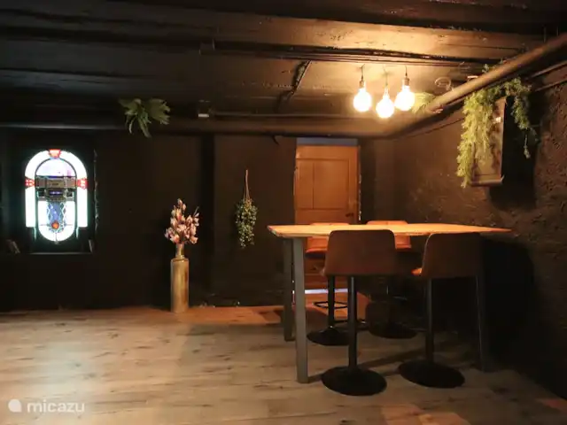 De Oude Pastorie huren in Duitsland, Eifel, Malberg - villa bartafel met jukebox