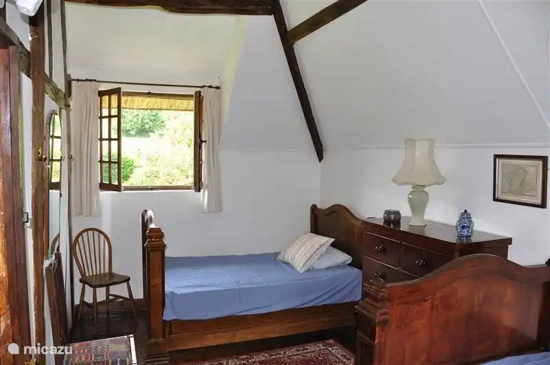 Chambre 2 (avec deux lits français)