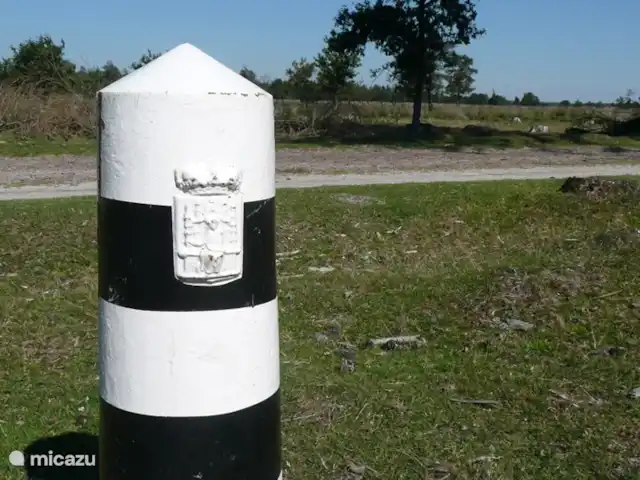 Appelscha 'De Griene Romte' en Países Bajos, Frise, Appelscha - casa vacacional Hito fronterizo entre las provincias de Friesland y Drenthe en el NP 't Drents-Friese Wold.