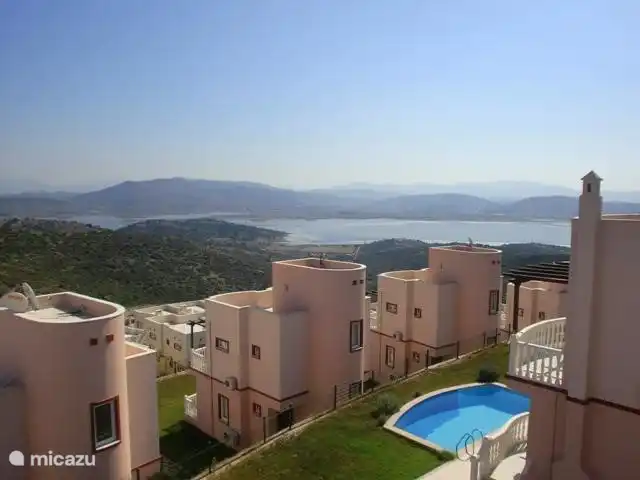 Nisus 5 - mit Blick auf den Tuzla See.