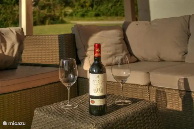 Profitez de la véranda dans le salon.