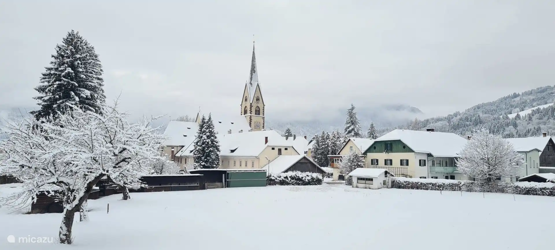 Imagen invernal del pueblo de Kötschach