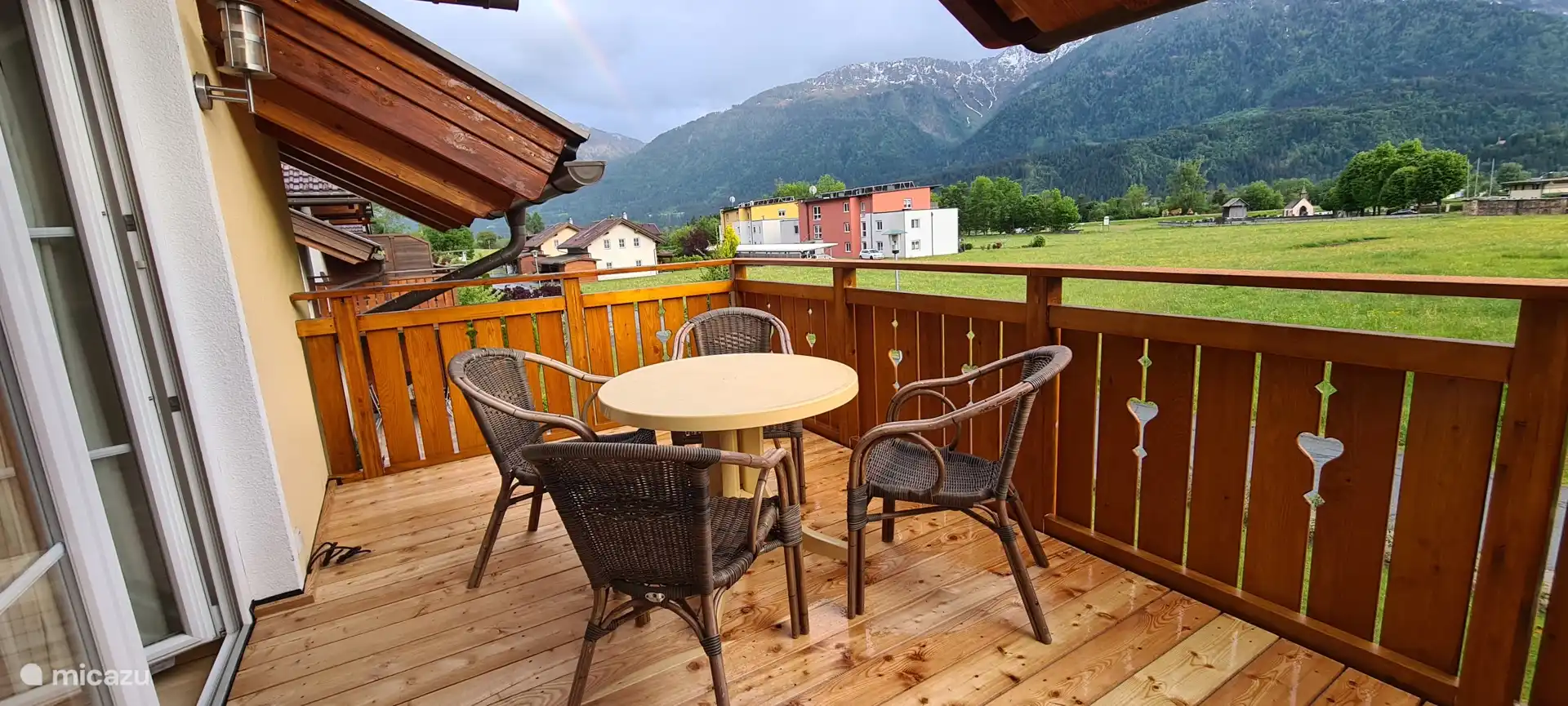 Nieuw balkon, heerlijk voor de late middag/ avondzon. Nieuw mei 2026 