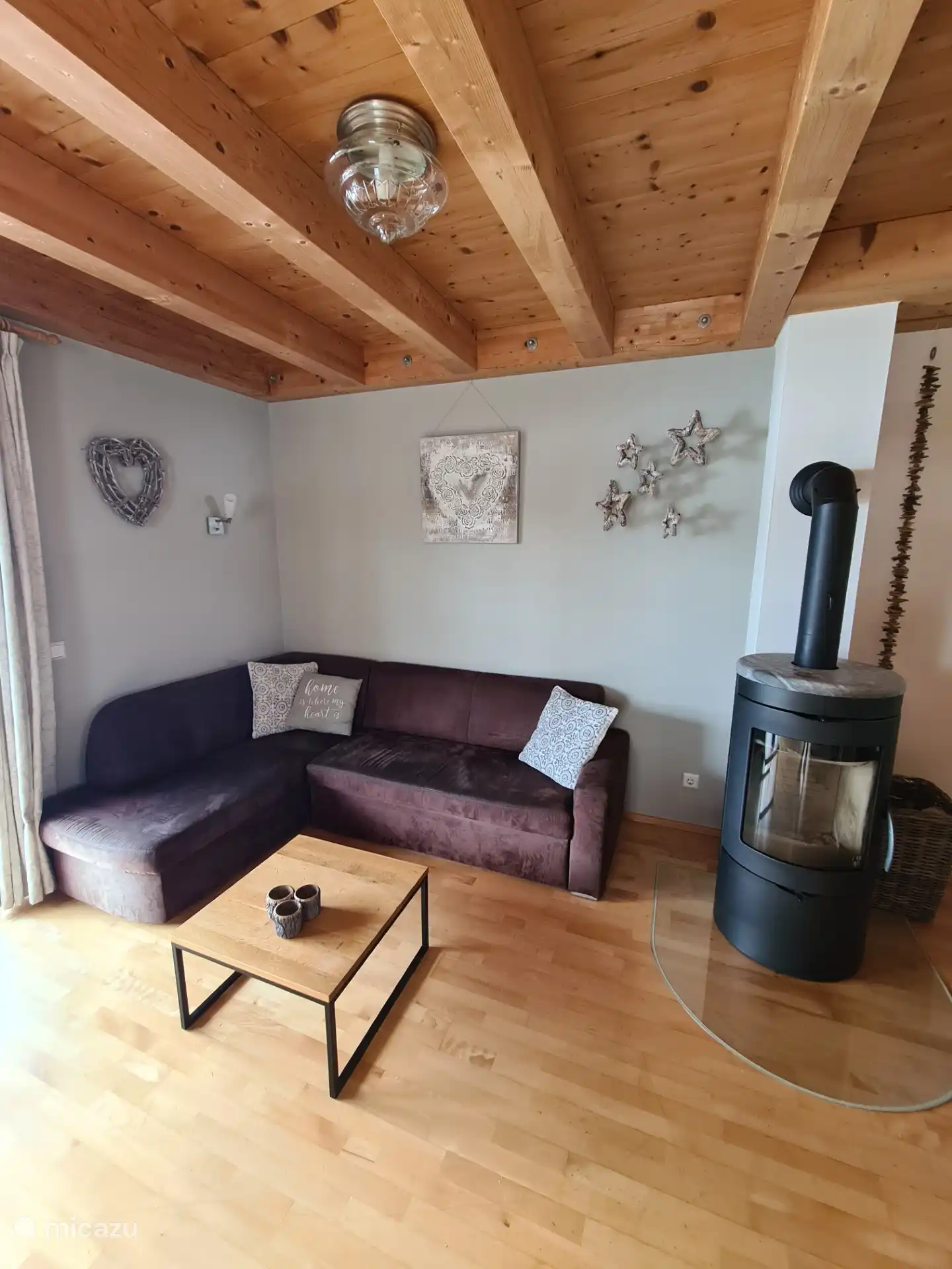 Lounge area with wood stove (please clean well after use)