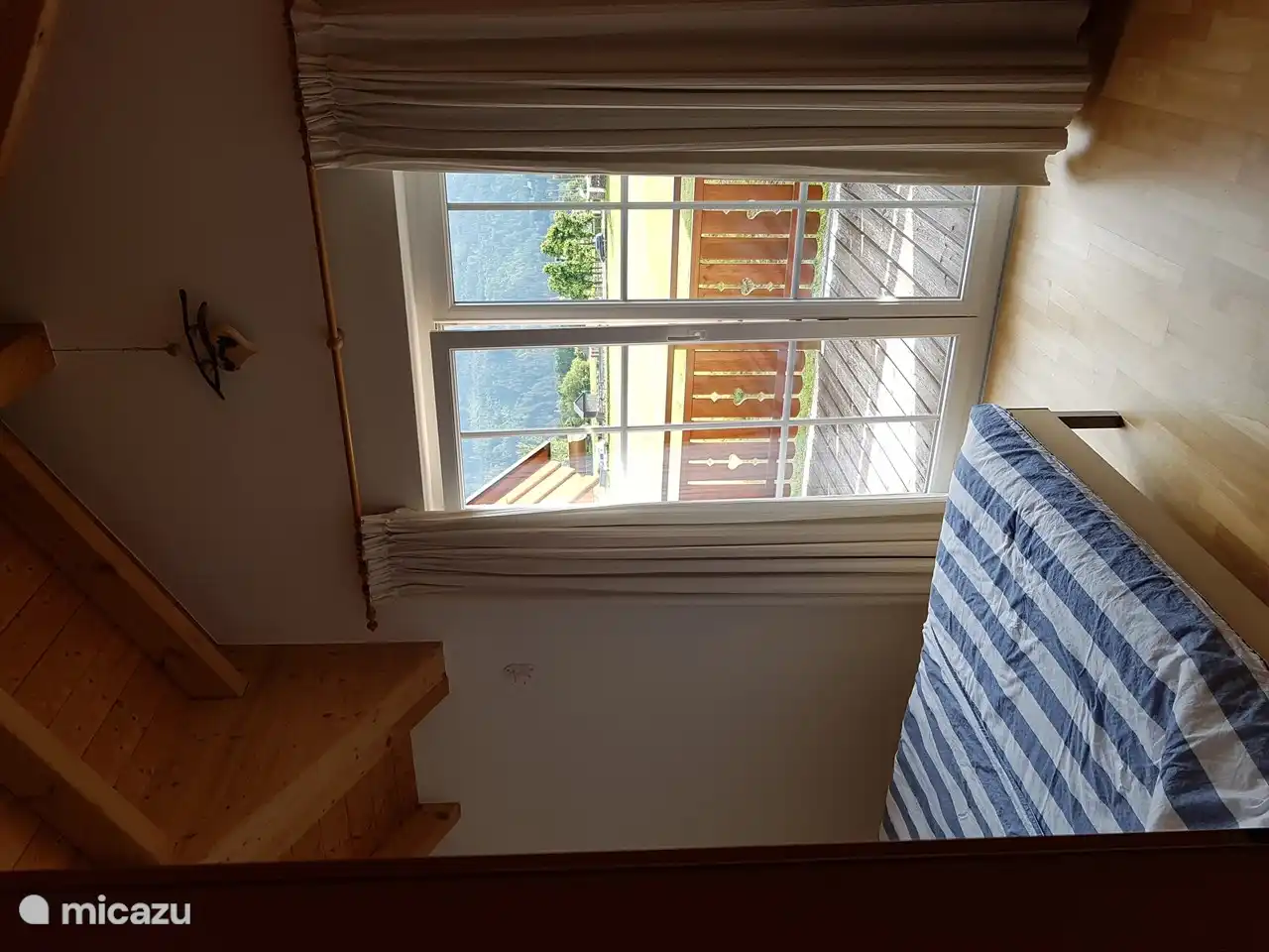 Large bedroom with spacious closet (fits another baby camping bed in the room. Bed is available, bring your own bed linen for that.