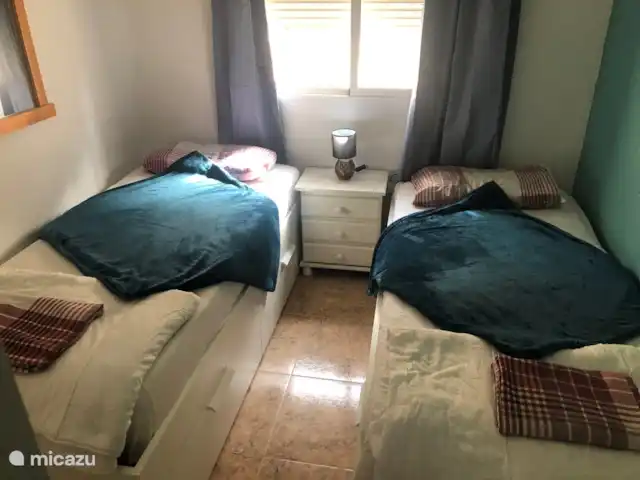 Casa cerca de dunas y mar en La Mata en España, Costa Blanca, La Mata - casa vacacional Dos camas individuales nuevas. A la pared también se le ha dado un nuevo color.