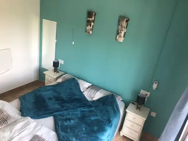 Casa cerca de dunas y mar en La Mata en España, Costa Blanca, La Mata - casa vacacional También hemos reformado la habitación principal, nuevo color en la pared y renovado la cama.