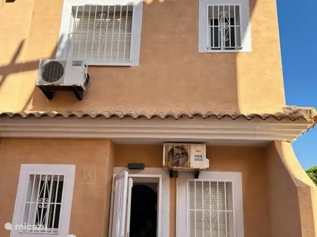 Casa cerca de dunas y mar en La Mata en España, Costa Blanca, La Mata - casa vacacional Una instantánea de la parte trasera de nuestra casa.