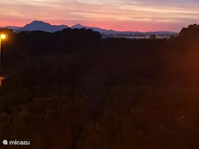 Casa cerca de dunas y mar en La Mata en España, Costa Blanca, La Mata - casa vacacional rojo de la tarde desde la azotea
