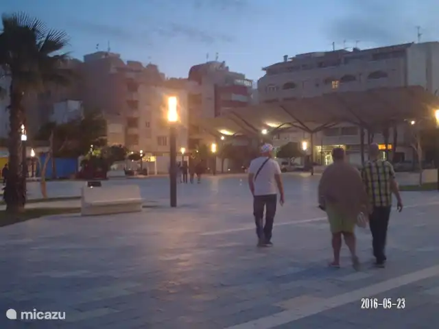 Casa cerca de dunas y mar en La Mata en España, Costa Blanca, La Mata - casa vacacional Bulevar por la tarde
