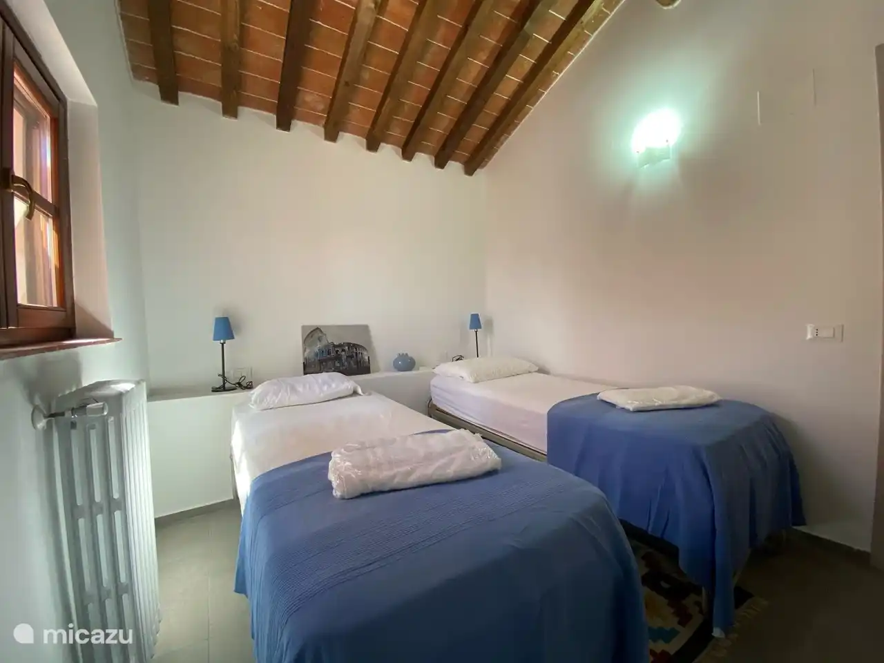 Schlafzimmer mit 2 Einzelbetten