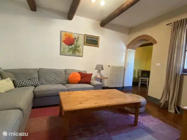 Casa al Pino | Italie, Toscane, Riparbella - maison de vacances Casa al Pino, le deuxième coin salon avec canapé d'angle.