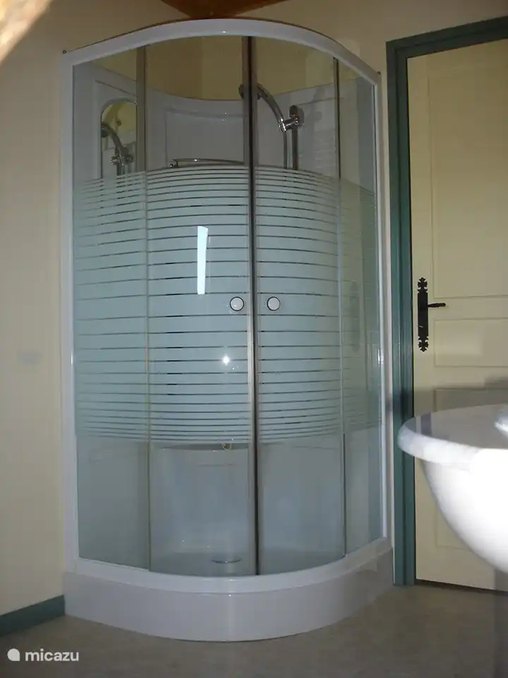 Bathroom with WC in the Gite