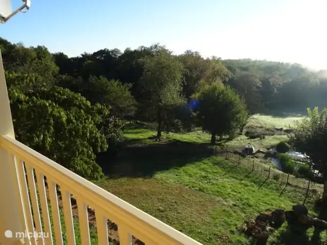 Domaine le Dragon Rouge | France, Dordogne, Tourtoirac - ferme Notre prairie et vallée
