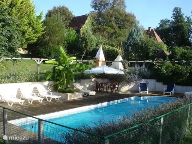 Domaine le Dragon Rouge | France, Dordogne, Tourtoirac - ferme Notre piscine