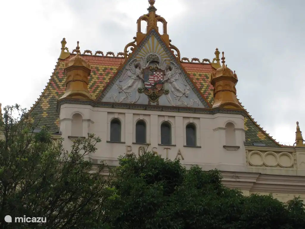 Das alte Postamt in Pécs