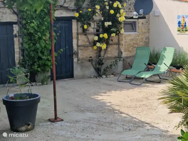 Location de vacances Le Clos Robert | France, Vendée, Longeville-sur-Mer - maison de vacances Terrasse