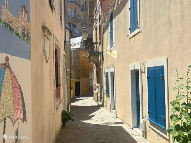 Location de vacances Le Clos Robert | France, Vendée, Longeville-sur-Mer - maison de vacances Vue. Rues avec tableaux en coquillage. Quartier L'^ile Penotte.