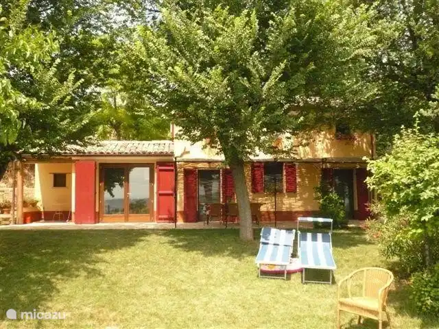 Casa d'Oro | Italie, Marche, Corinaldo - maison de vacances Le soleil ou l'ombre sont abondants dans le jardin, vous pouvez choisir