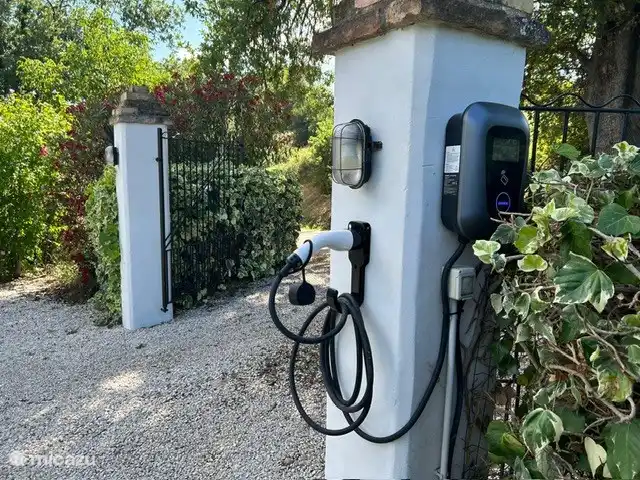 We have a charging point for your electric car. Indicate in advance that you want to use this, and we will have the keycard ready for you. 