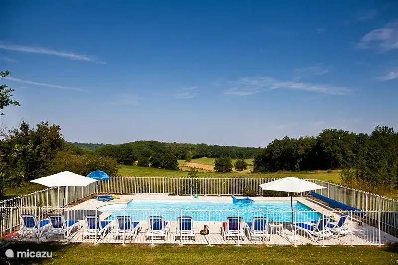 Piscina de 5 por 11 metros con hermosa vista al valle
