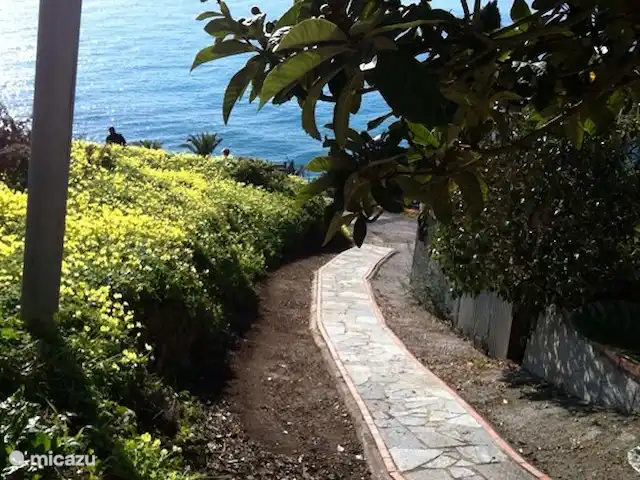 Villa 8 personnes BloemenRiviera | Italie, Ligurie, Piani Cipressa - villa Chemin de la villa au parking privé.