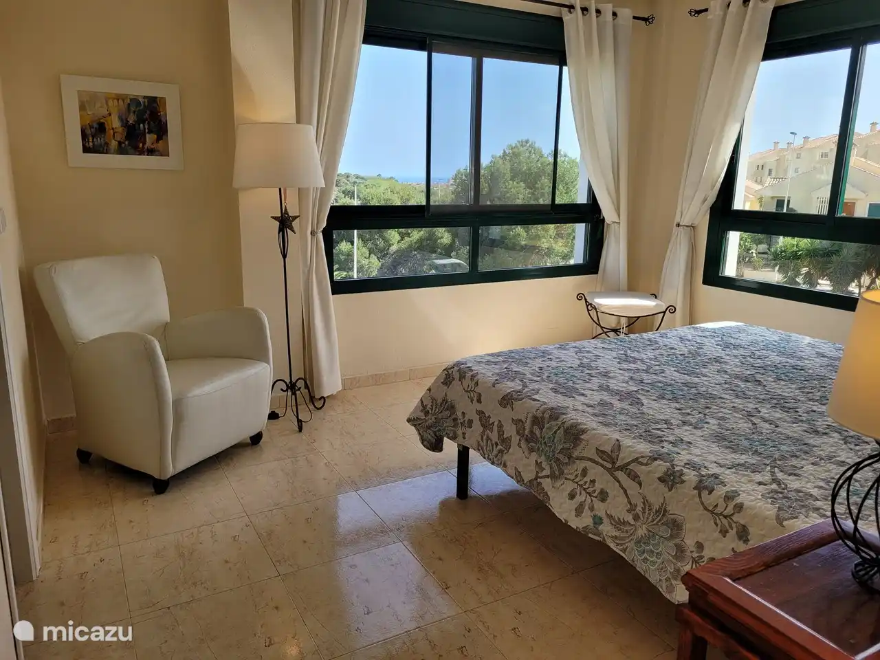 la chambre principale : réveillez-vous avec vue sur la mer Méditerranée