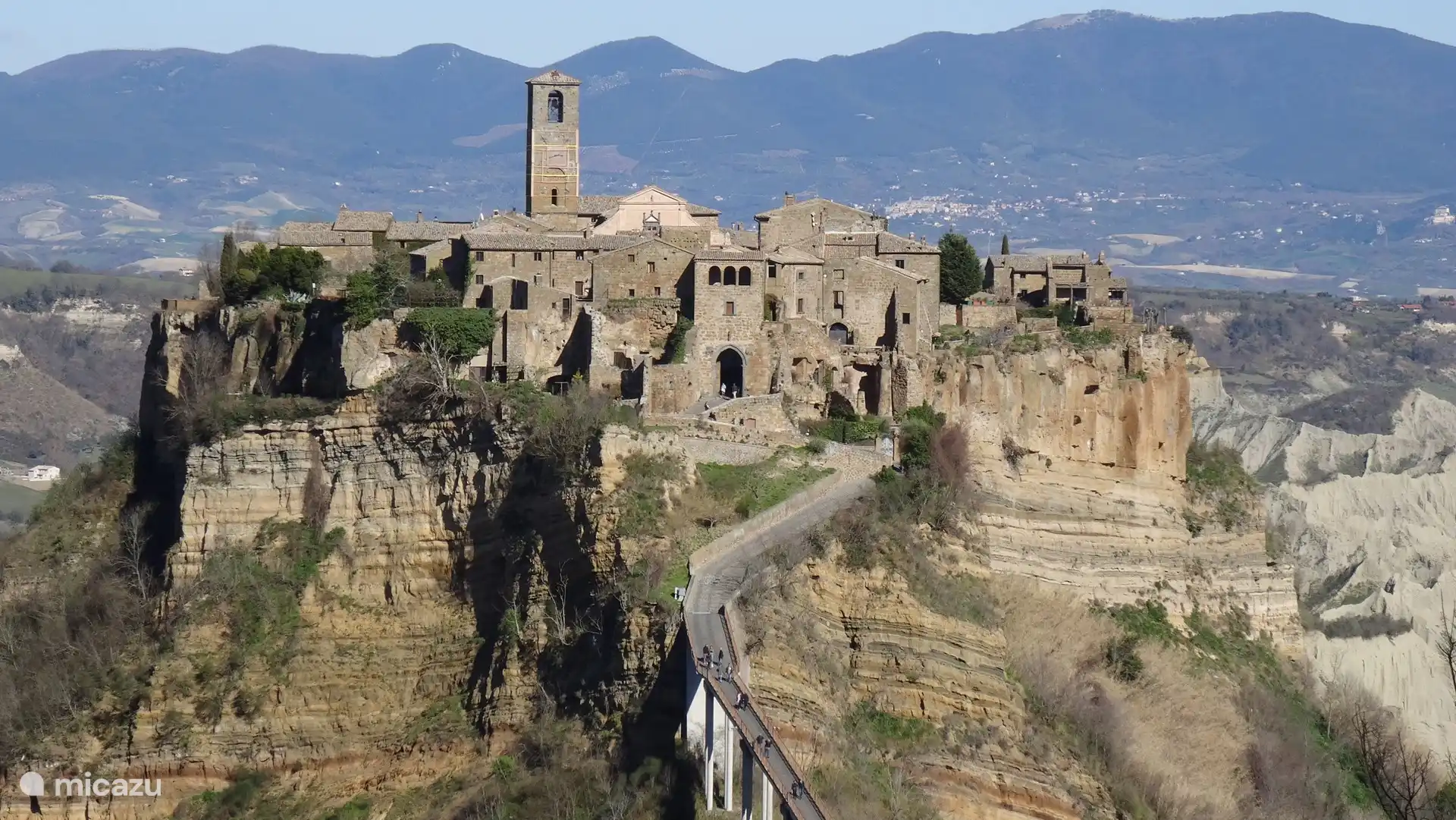 Bagnoregio (en peligro de hundirse)