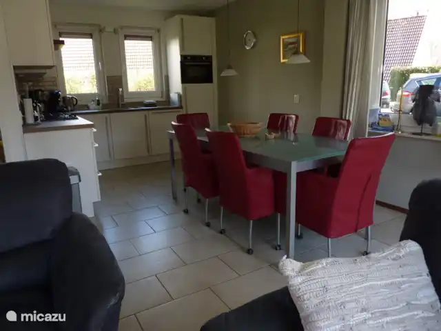 Pas de stress | Pays-Bas, Frise, Sint Nicolaasga - maison de vacances Coin repas avec cuisine.